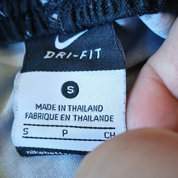 Nike Dri Fit LeBron James Athletic Shorts Boys Size Small (8" Inseam) - Picture 4 of 5